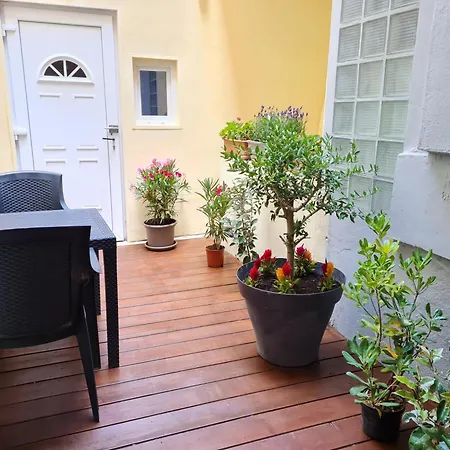 La Parenthese Carcassonnaise - 4 Voyageurs - Terrasse - Proche Cite Medievale Apartmán *