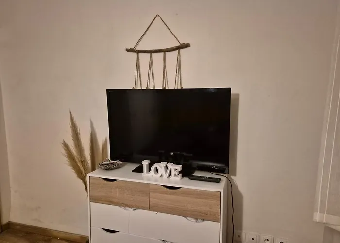 La Parenthese Carcassonnaise - 4 Voyageurs - Terrasse - Proche Cite Medievale Apartament