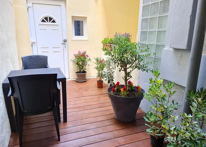 La Parenthese Carcassonnaise - 4 Voyageurs - Terrasse - Proche Cite Medievale Apartament *